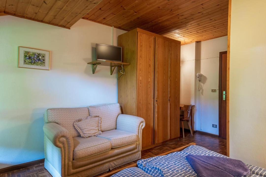 Appartements Pension Sonia Funes  Exteriör bild