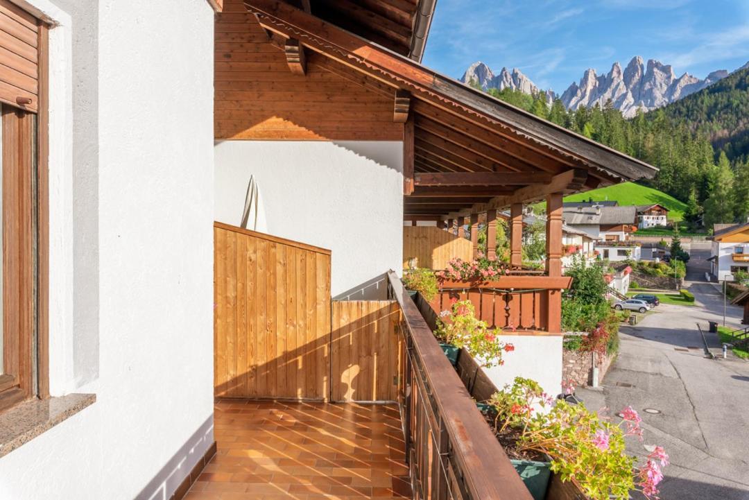Appartements Pension Sonia Funes  Exteriör bild