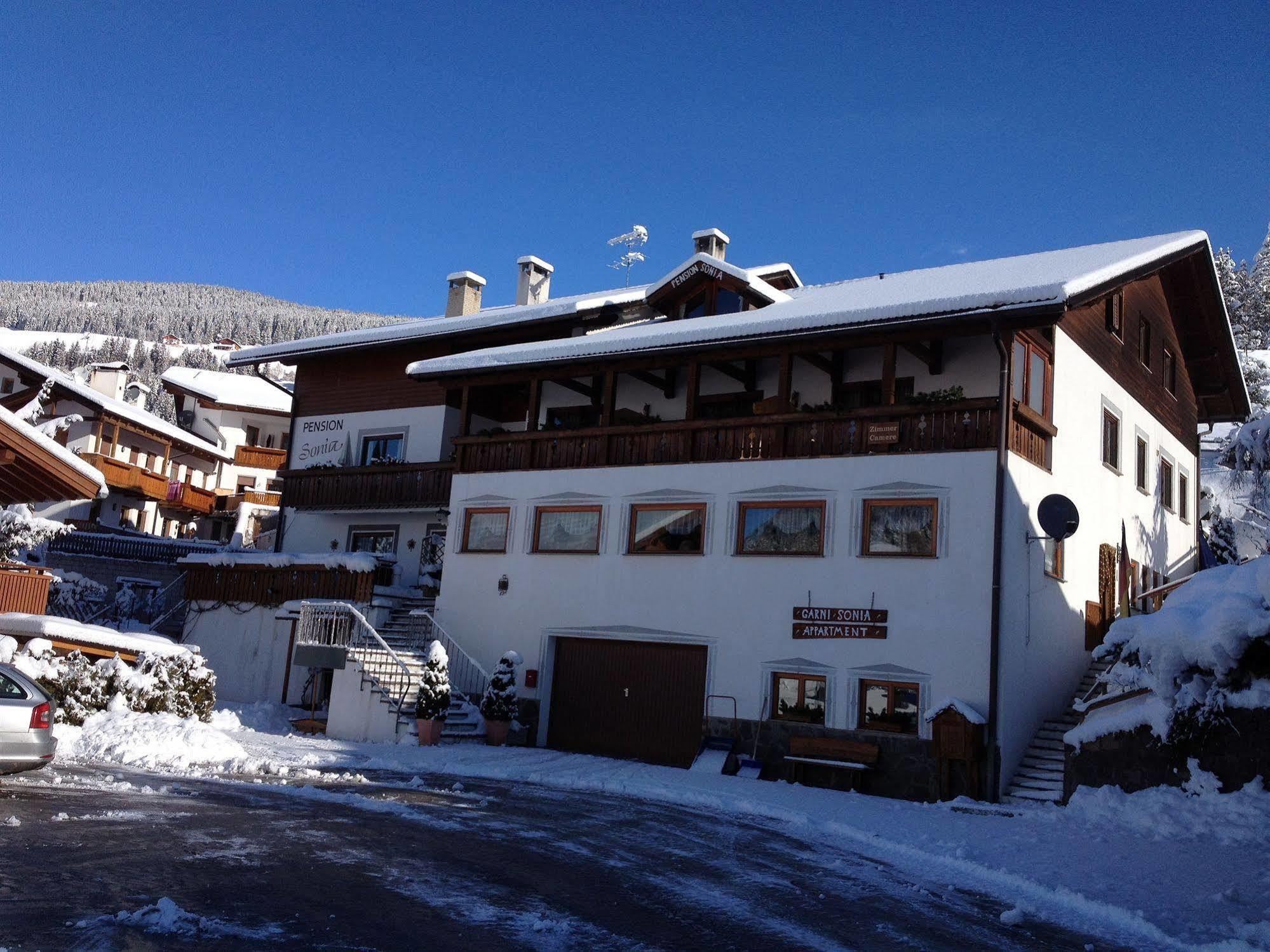 Appartements Pension Sonia Funes  Exteriör bild
